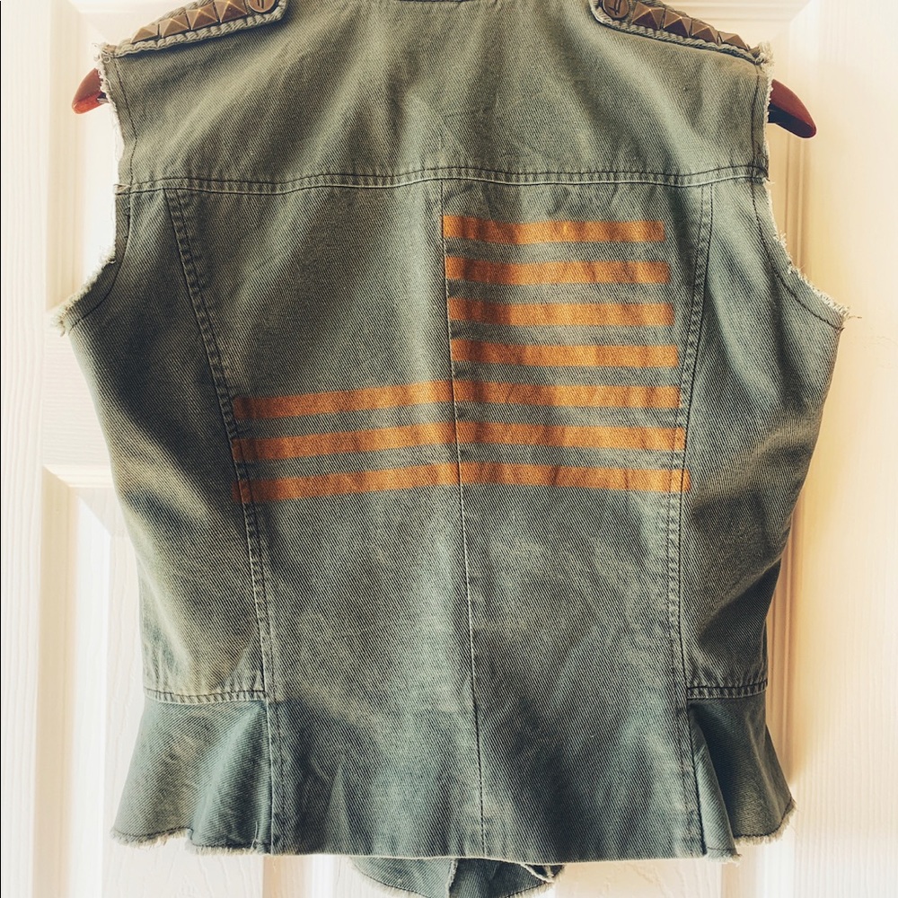 William Rast Vest Size Medium - Picture 3 of 4
